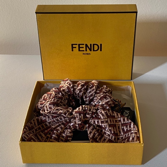 Fendi Silk Scrunchie Blush Pink & Maroon Logo Pattern And Bow New in Box… - Picture 10 of 10